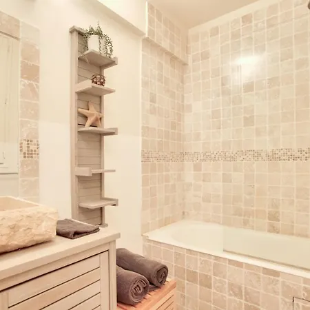 Luxurious Republique Pierre Leve Free Netflix