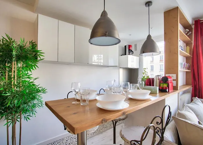 Luxurious Republique Pierre Leve Free Netflix Apartament