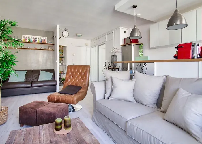 Luxurious Republique Pierre Leve Free Netflix * Paryż