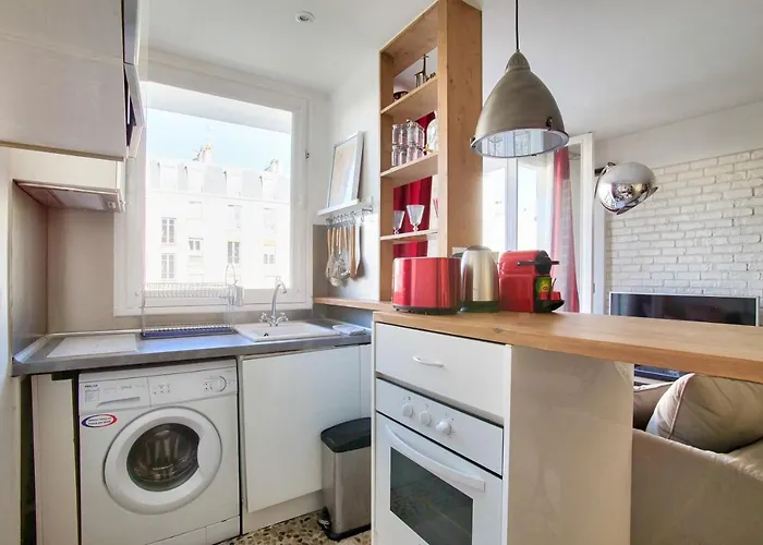 Luxurious Republique Pierre Leve Free Netflix Apartament